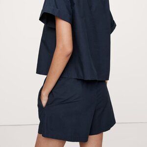 NWT Banana Republic Navy Cotton Poplin Highrise Shorts Medium Discontinued Style